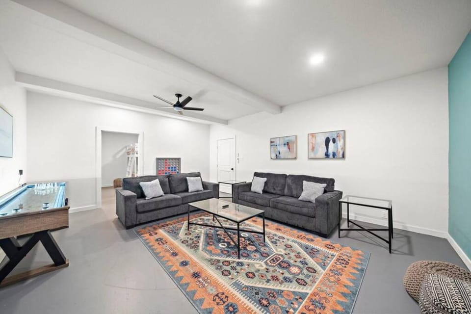 Family home with game room near downtown House in Galveston Island