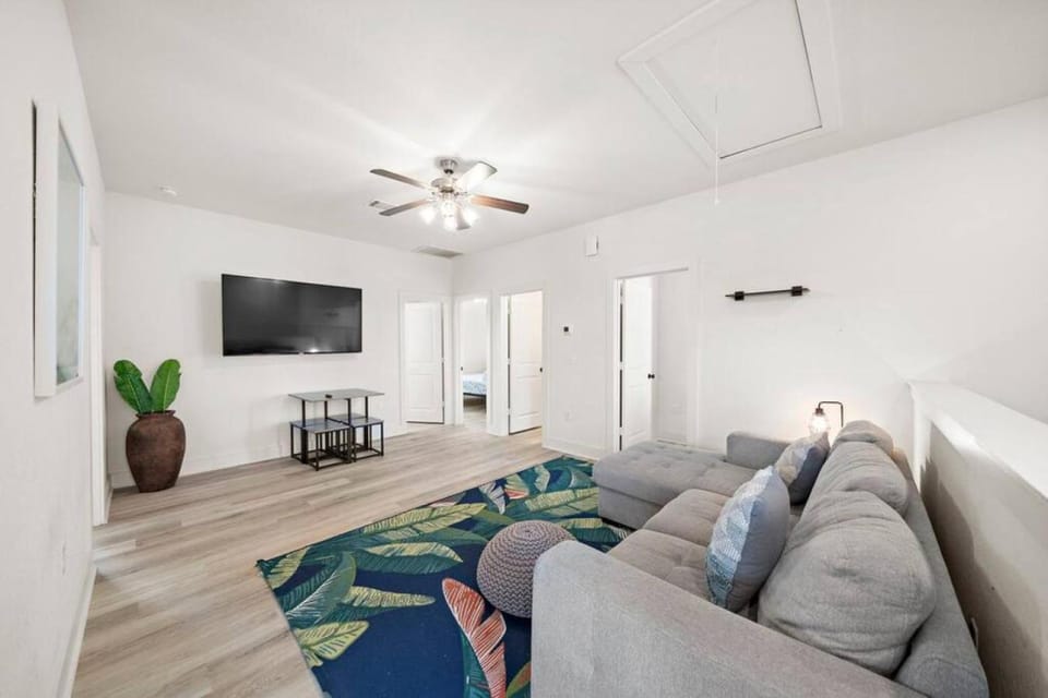 Family home with game room near downtown House in Galveston Island