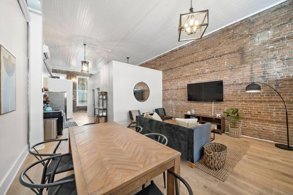 Historic Downtown Galveston Flat With Game Room Apartment in Texas City