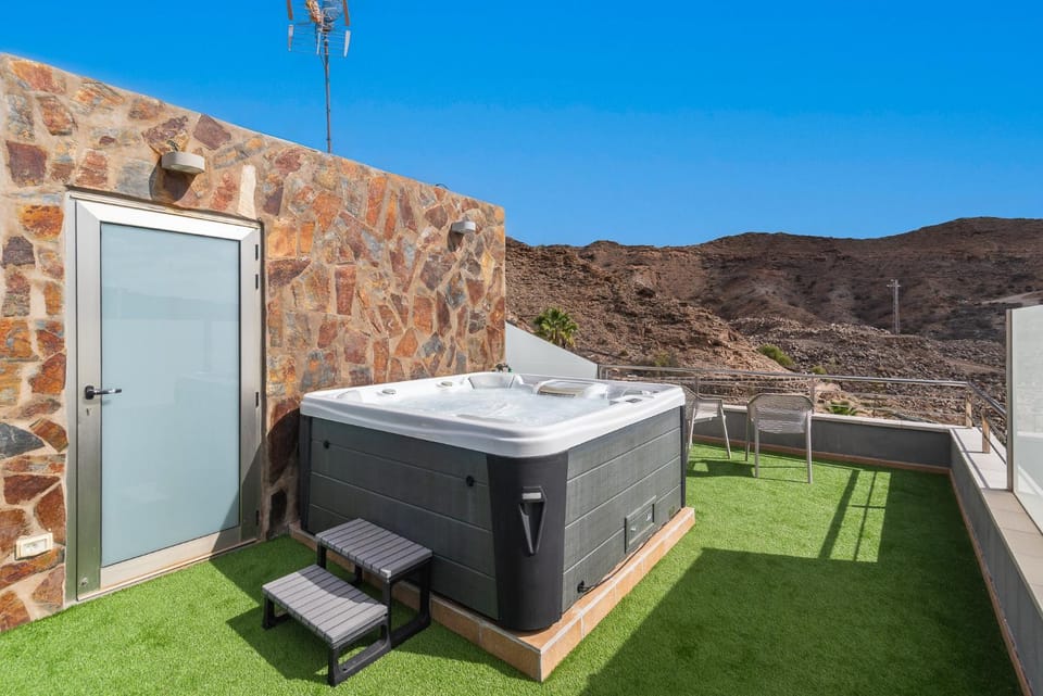 Villa Calma Tauro, Golf, Beach and Relax Villa in Comarca Sur