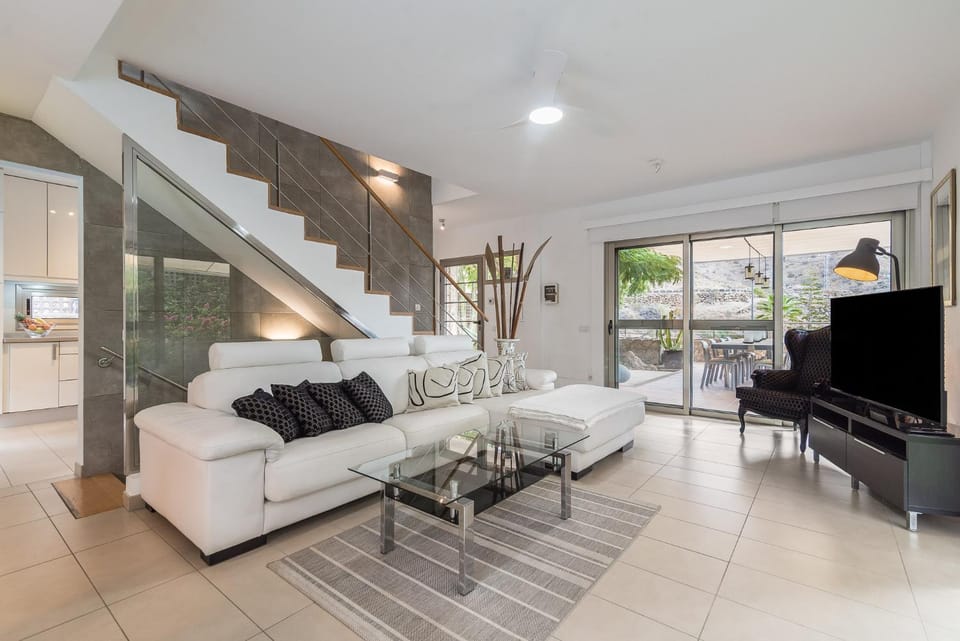 Villa Calma Tauro, Golf, Beach and Relax Villa in Comarca Sur