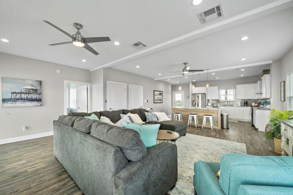Bayfront Retreat w/ Private Boardwalk, Hot Tub, Fishing, & Sunset Views House in Hitchcock