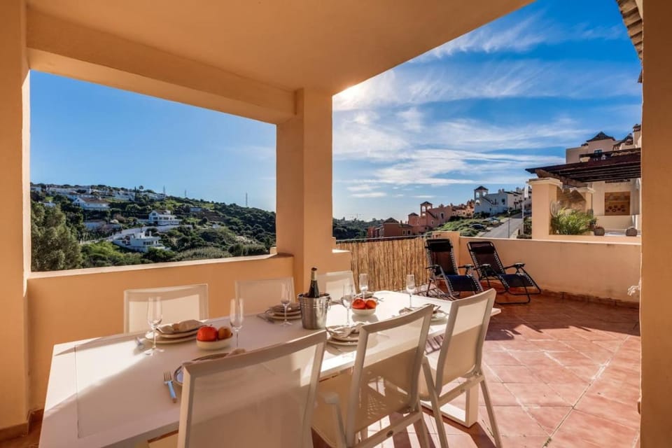 View (from property/room), Balcony/Terrace, Balcony/Terrace, Dining area, sunbed