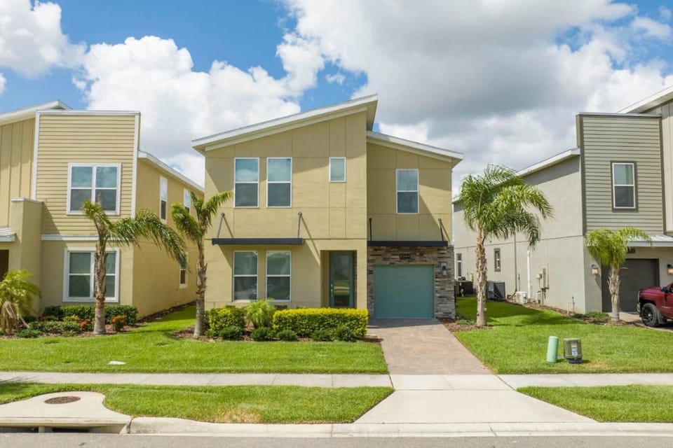 Stunning 6 BD House - Private Pool House in Osceola County