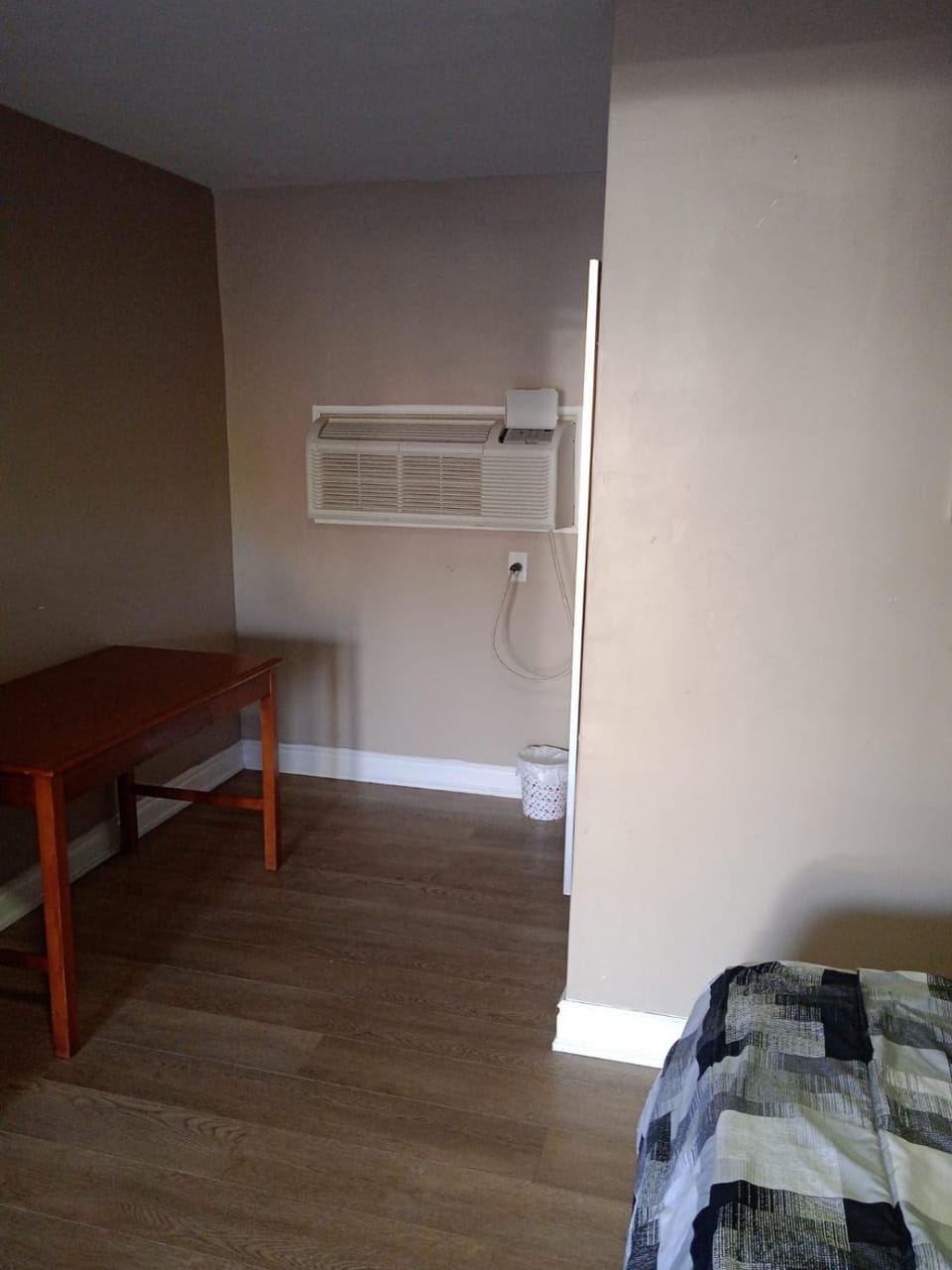 Sherwood Inn Motel Motel in Brant