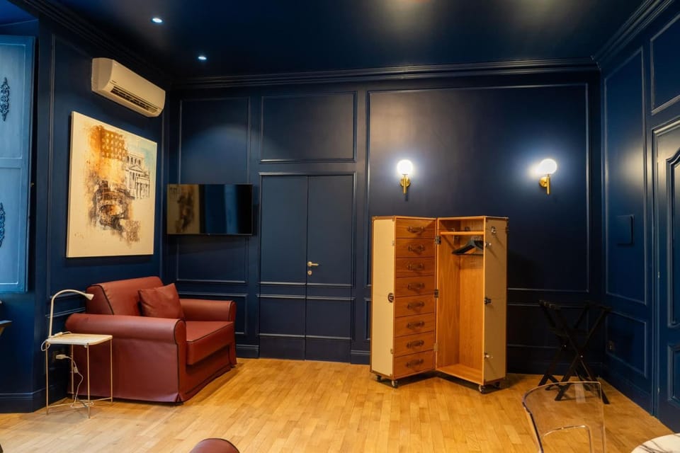Communal lounge/ TV room, TV and multimedia, wardrobe, air conditioner