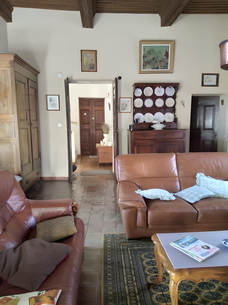 Property building, Living room