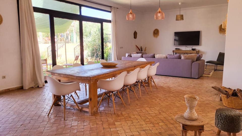 Communal lounge/ TV room, Living room, Seating area, Dining area