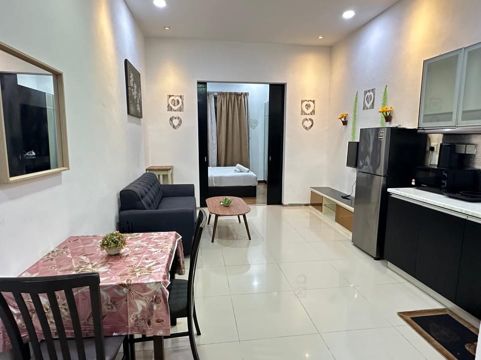 Kitchen or kitchenette, Living room