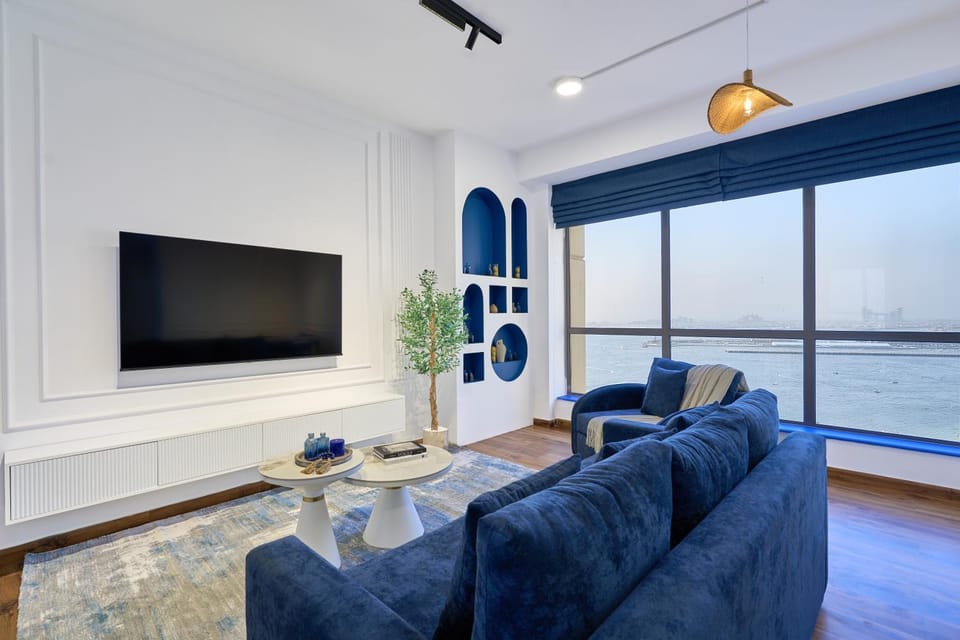 Communal lounge/ TV room, TV and multimedia, Living room, Seating area, Evening entertainment