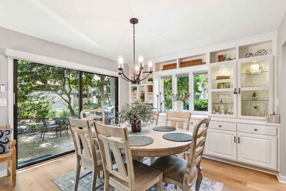 Beautifully remodeled 2 bedroom 2 bathrooms on the Marsh side of the resort House in Amelia Island
