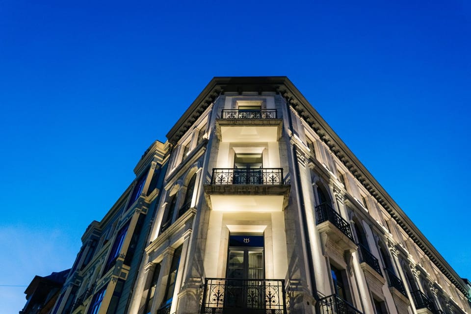 Property building, Facade/entrance