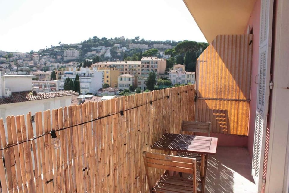 Le Cocon Niçois Studio Cozy et Lumineux avec Parking Apartment in Nice