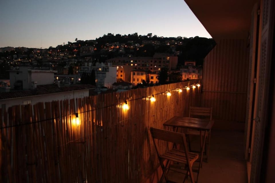 Le Cocon Niçois Studio Cozy et Lumineux avec Parking Apartment in Nice