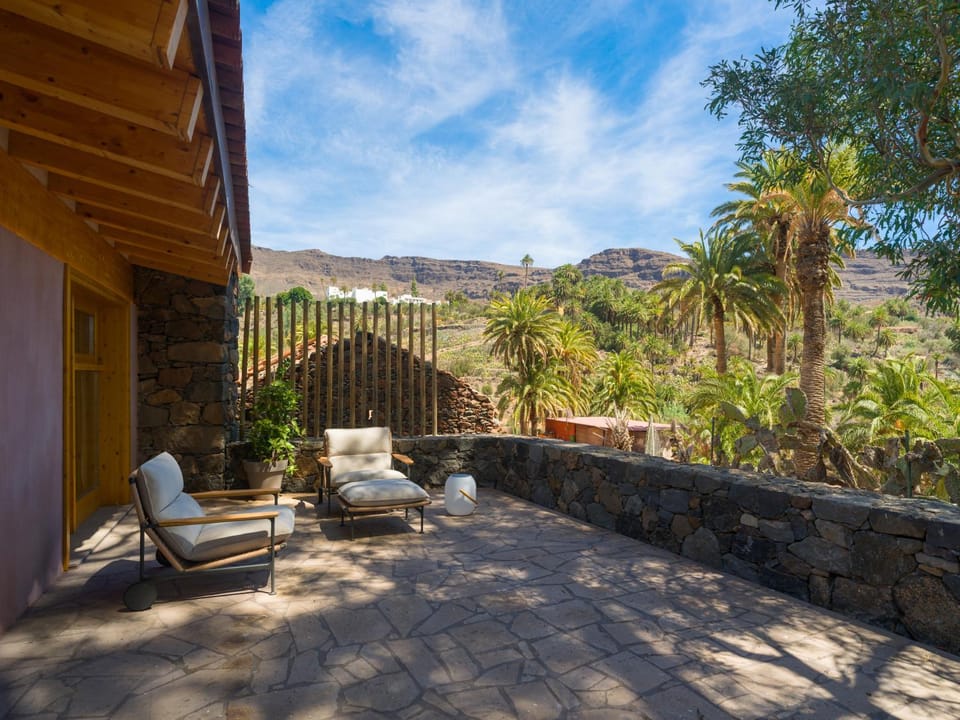 Property building, Natural landscape, View (from property/room), Balcony/Terrace, Mountain view, sunbed