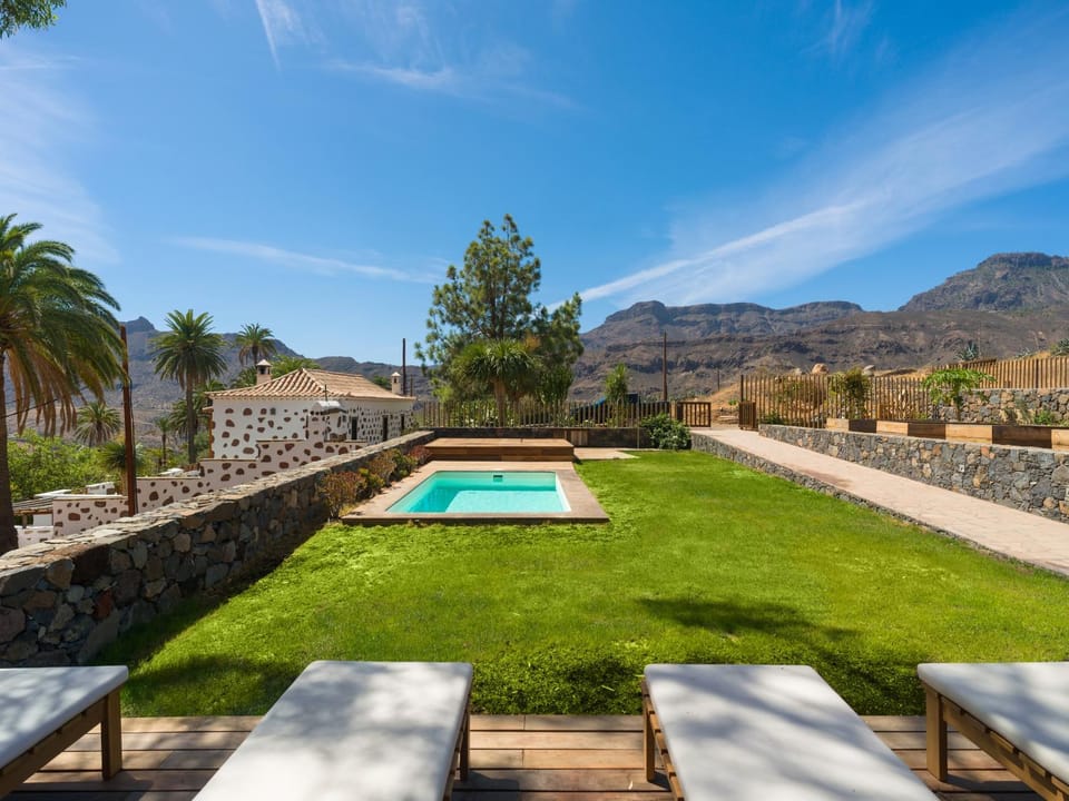 Patio, Nearby landmark, Day, Natural landscape, Garden, Garden view, Mountain view, Pool view, Swimming pool, sunbed