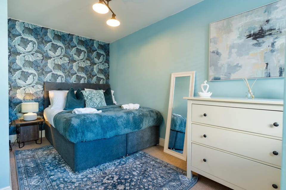 Bed, Photo of the whole room, Bedroom