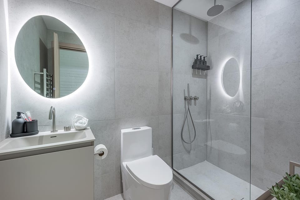 Shower, Toilet, Bathroom, towels