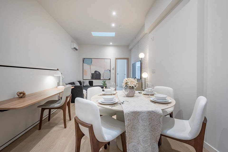 Living room, Seating area, Dining area