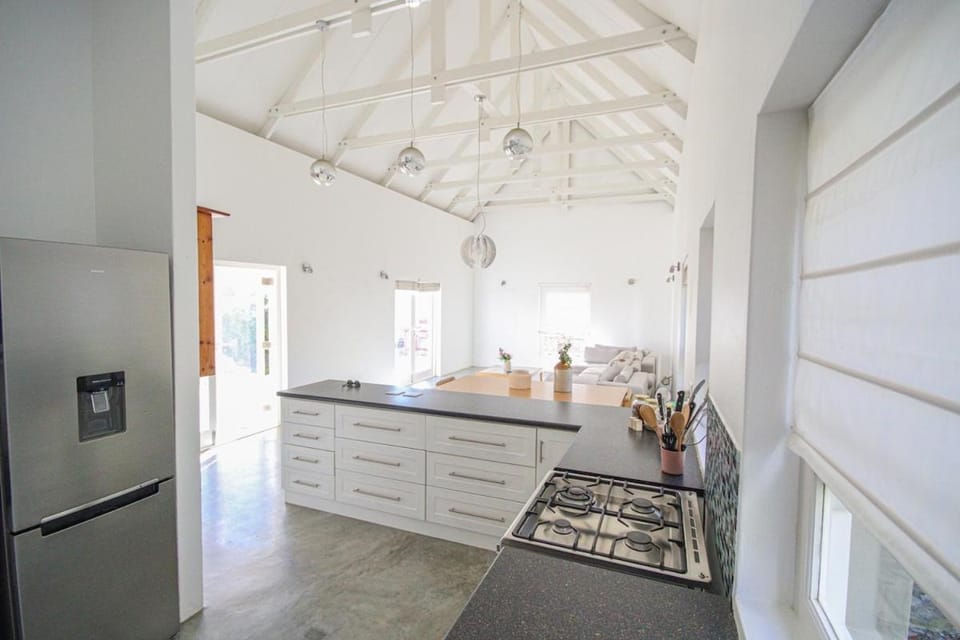 Kitchen or kitchenette, oven, stove