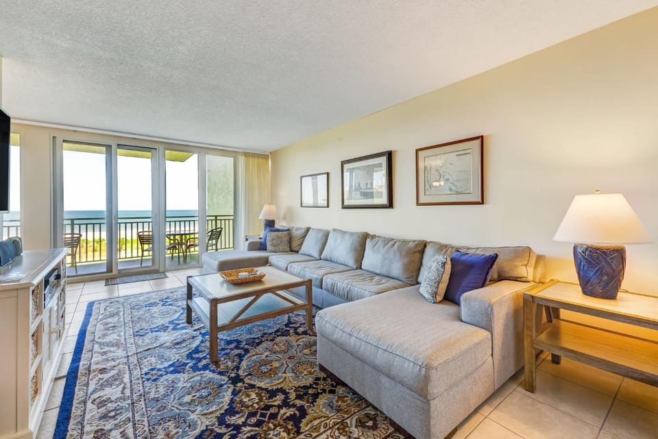 3 Bedroom Oceanfront Shipwatch Unit 1389 House in Amelia Island