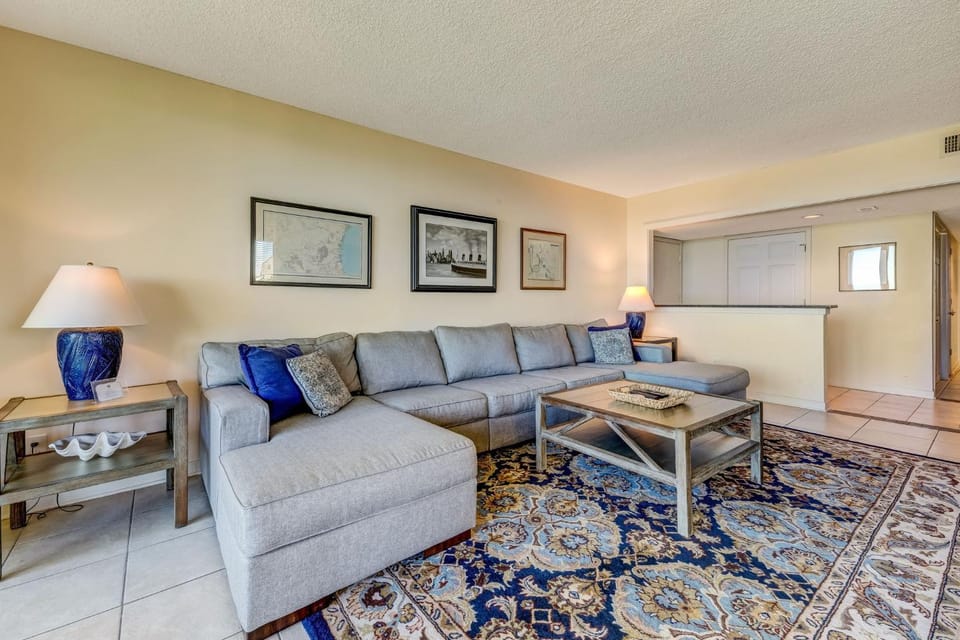 3 Bedroom Oceanfront Shipwatch Unit 1389 House in Amelia Island