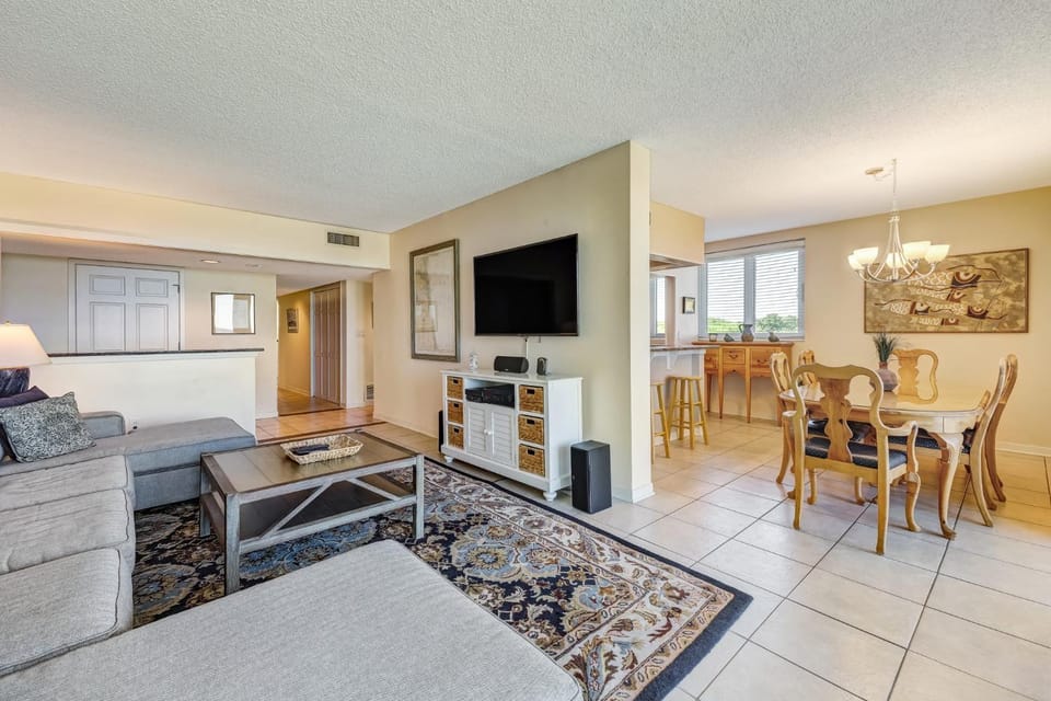 3 Bedroom Oceanfront Shipwatch Unit 1389 House in Amelia Island