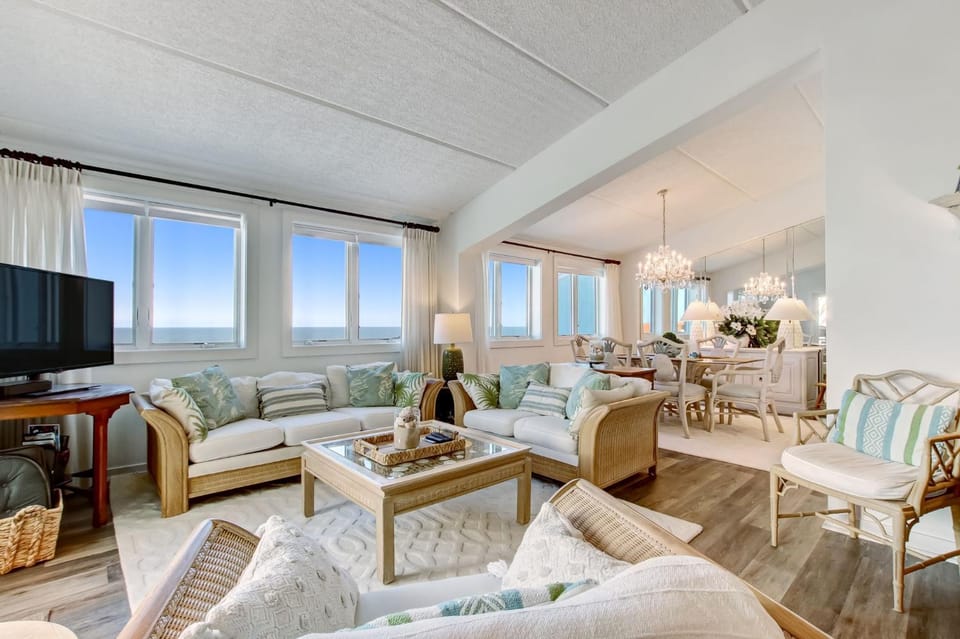 3 Bedroom 3Bath Oceanfront PentHouse in Shipwatch House in Amelia Island