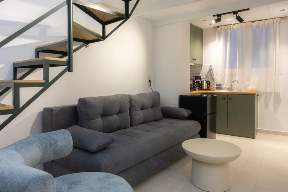 Kitchen or kitchenette, Living room, Seating area