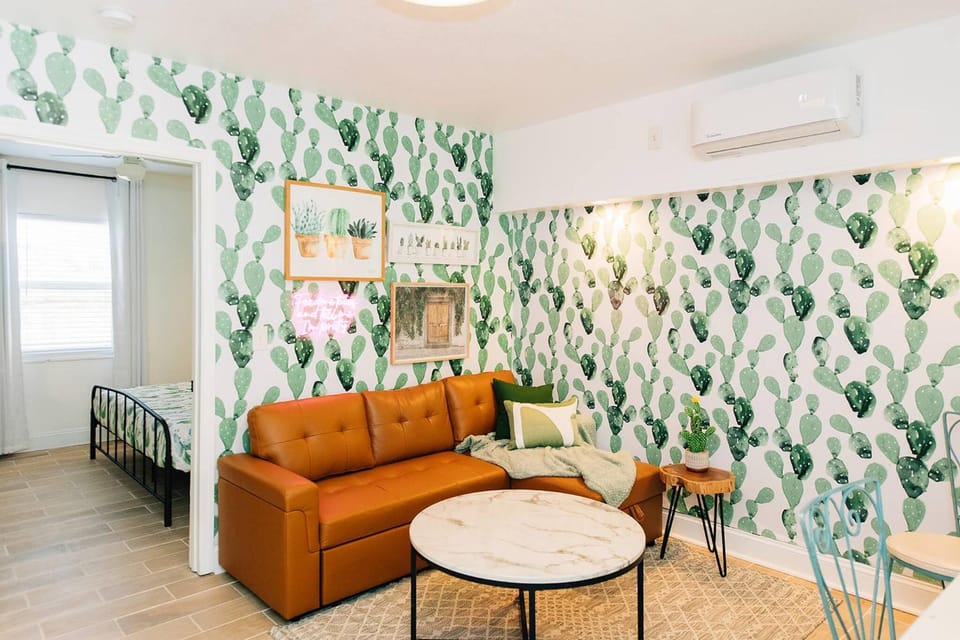 Living room, Lounge or bar, Decorative detail, Seating area