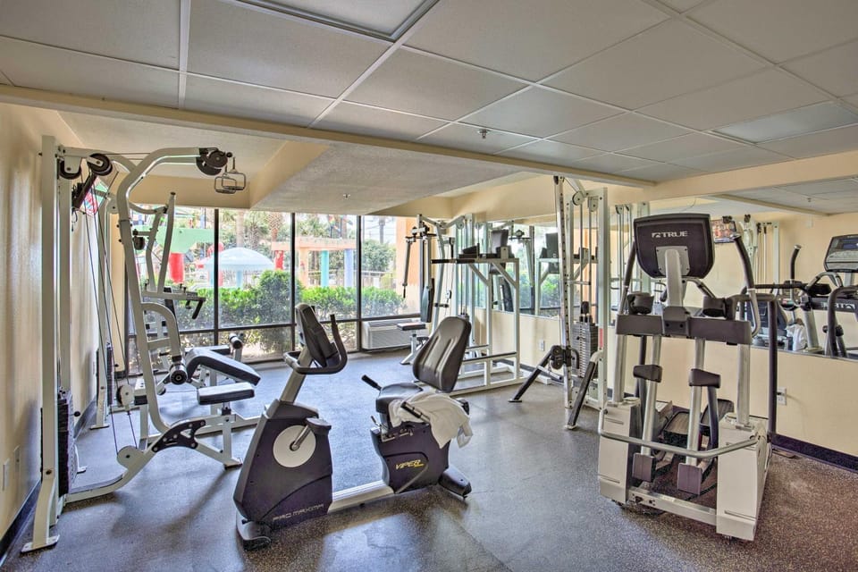 Oceanfront Myrtle Beach Condo: Resort Perks! House in Myrtle Beach