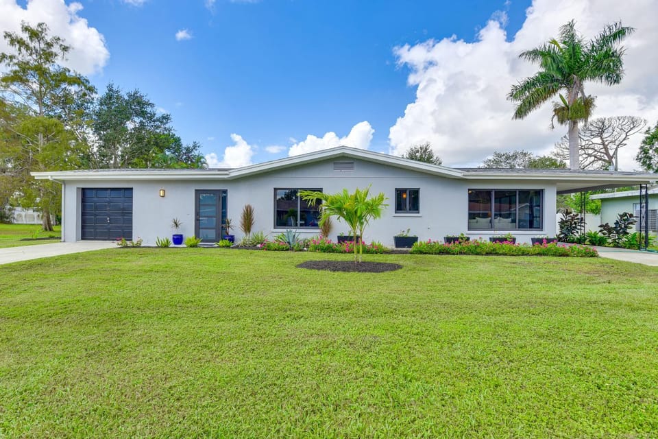 3 Mi to Downtown Bradenton: Family Home w/ Yard! House in Bradenton