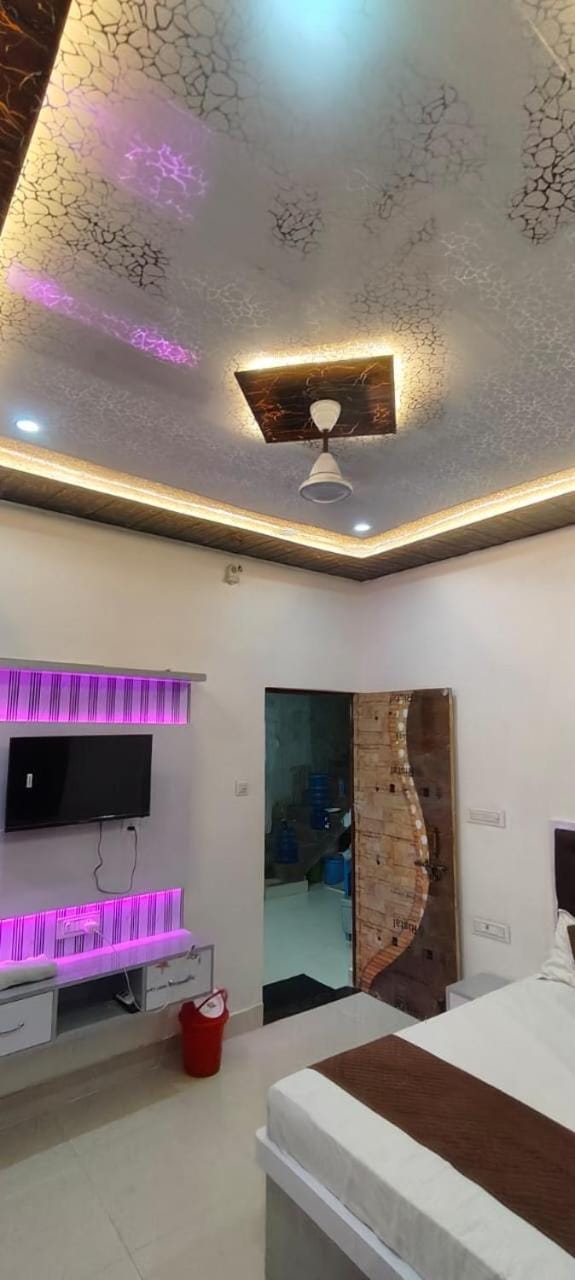 Ku residency Bed and Breakfast in Varanasi