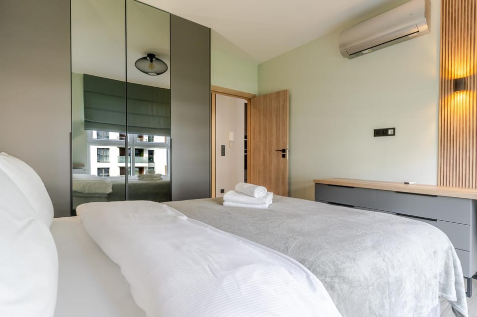 Bed, Photo of the whole room, Bedroom, towels, wardrobe, air conditioner