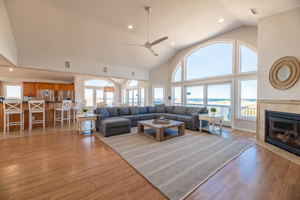 Straight On 'Til Morning - 4X4 Carova Beach, Oceanfront, Ocean View, Elevator, Pool, Hot Tub, Flex Stays House in Carova Beach