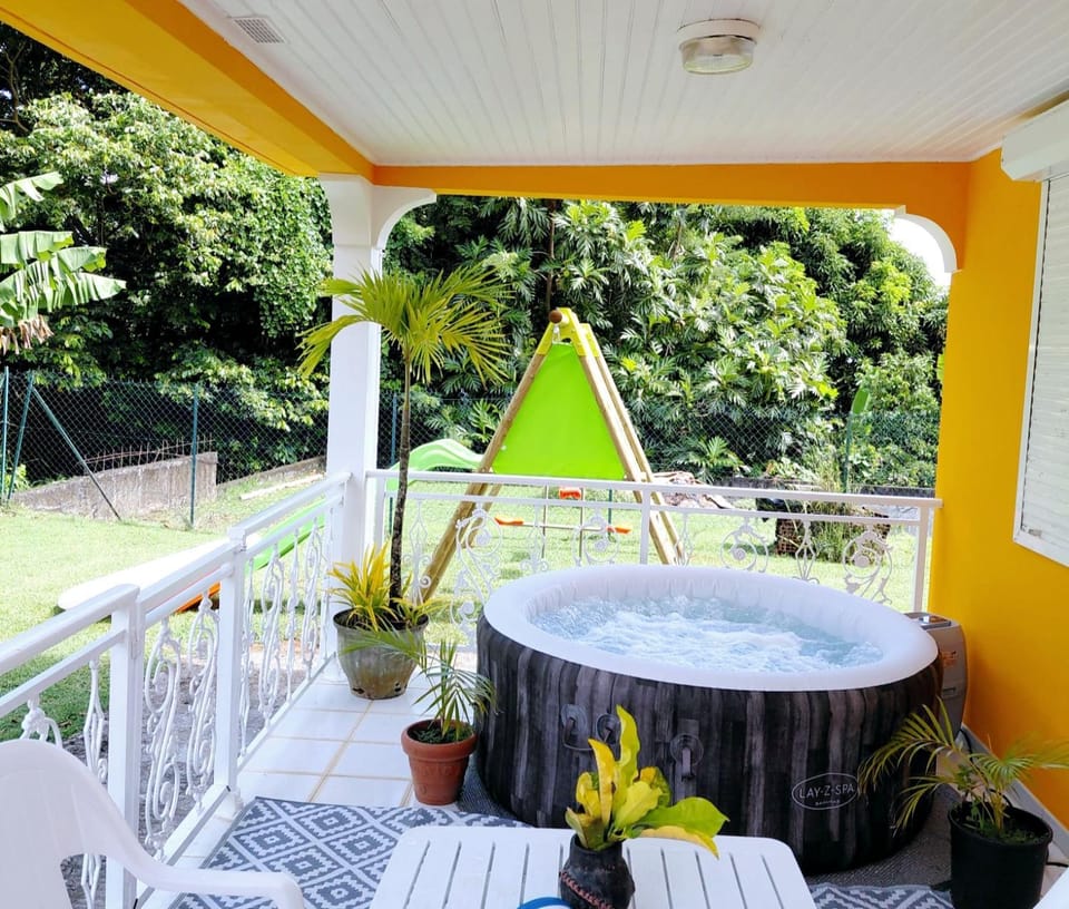 Patio, Hot Tub, Garden view