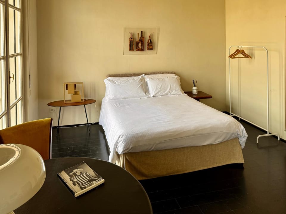 Bed, Photo of the whole room, Bedroom, hair dresser