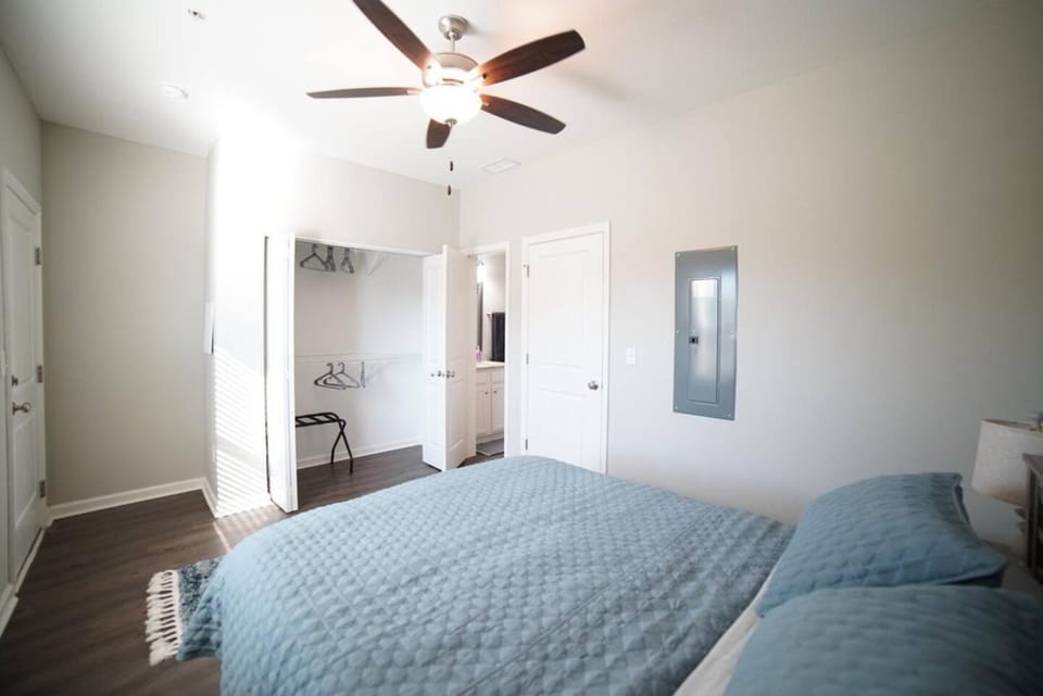 Stylish and New! Casa Del Carmel- with pool! House in Tallahassee