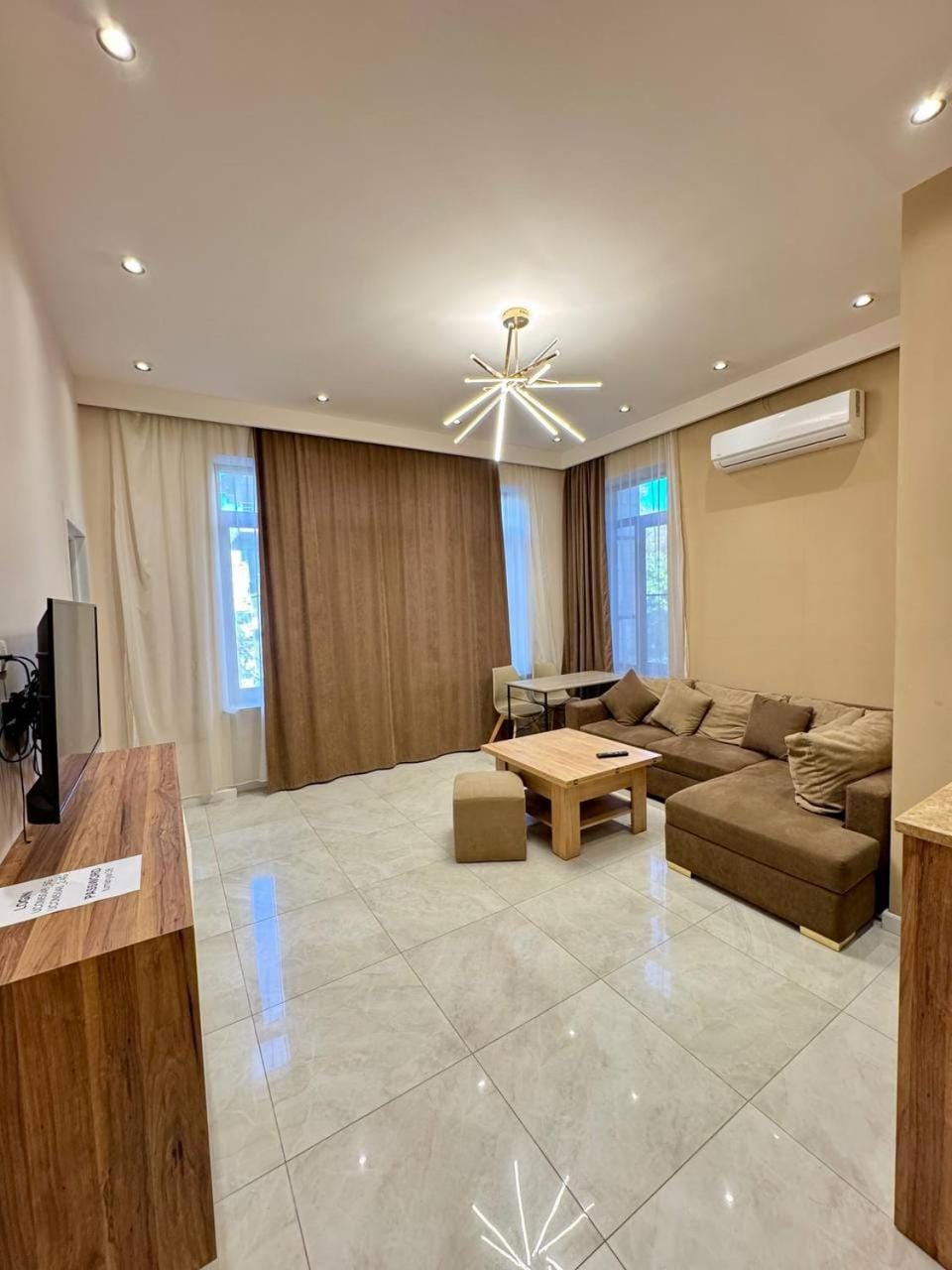 TV and multimedia, Living room, Seating area, air conditioner