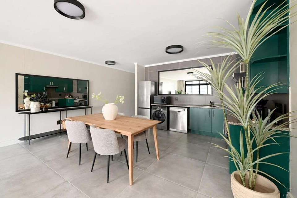 Soft Luxury 1BDR in trendy De Waterkant Nest Apartment in Cape Town
