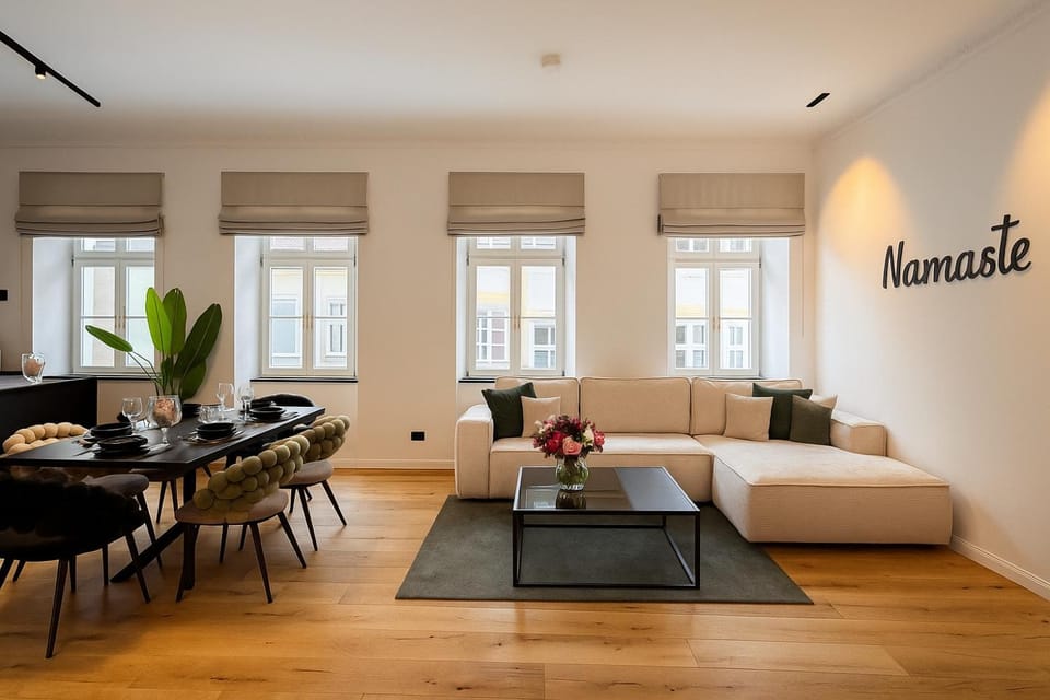 Living room, Seating area, Dining area