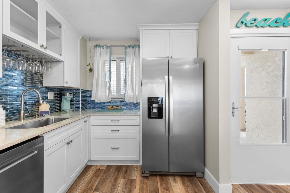 Kitchen or kitchenette, kitchen