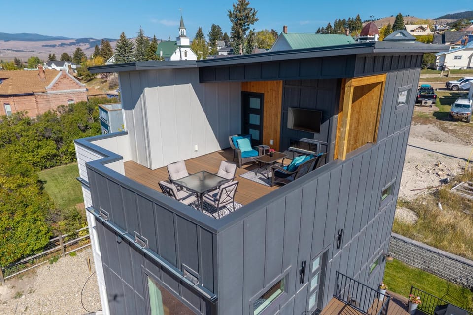View (from property/room), Balcony/Terrace, Mountain view, fireplace