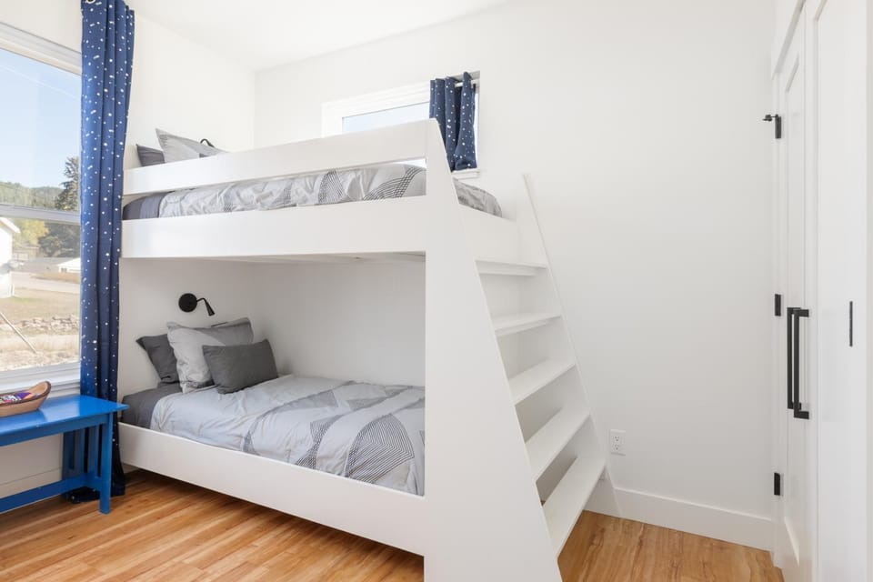 bunk bed