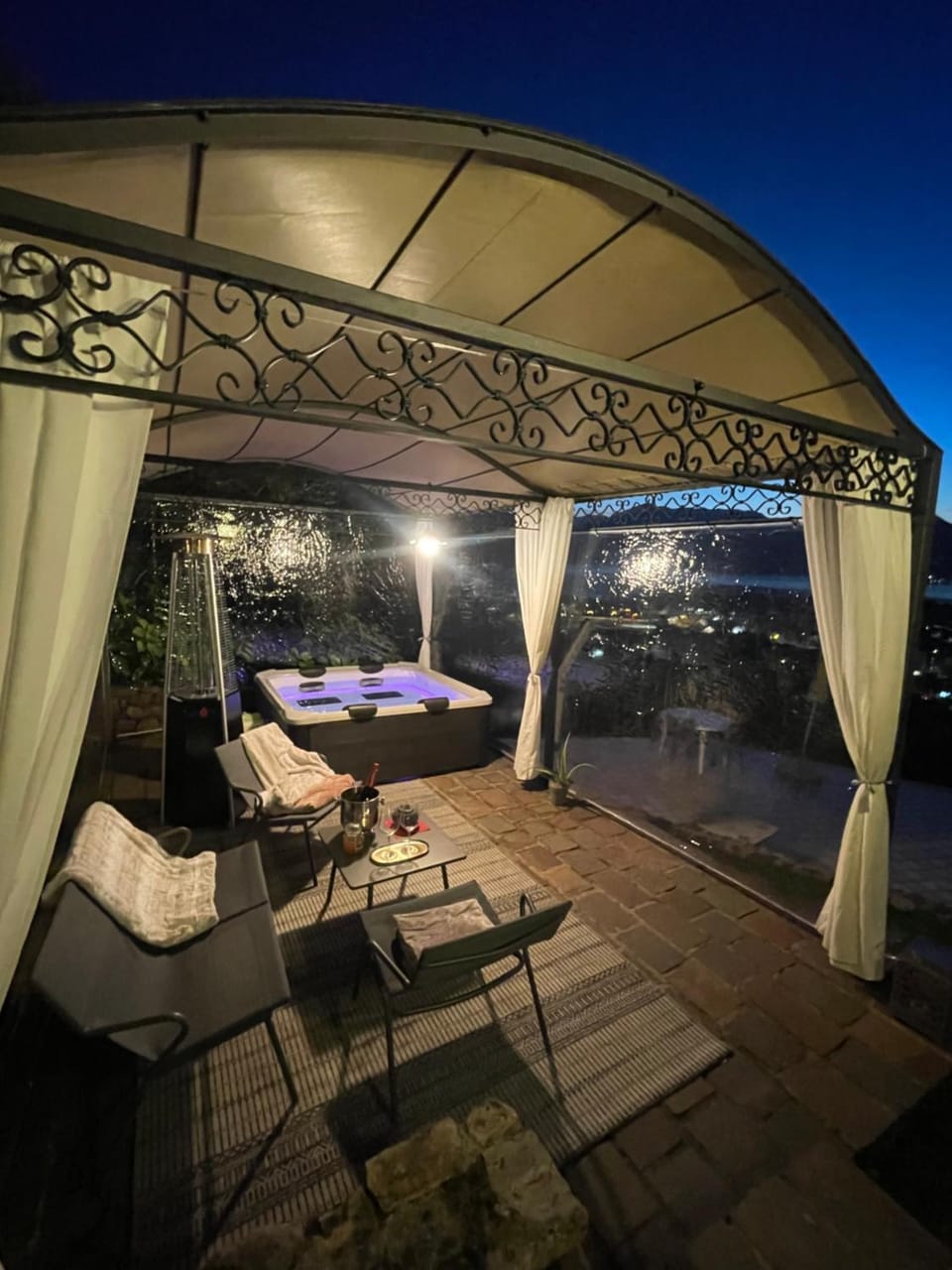 Night, Hot Tub