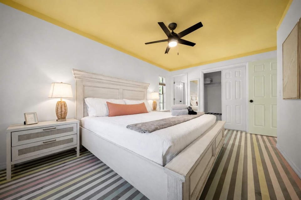 Crystal River Stay - Near Manatees - 2min to Plantation Golf House in Florida
