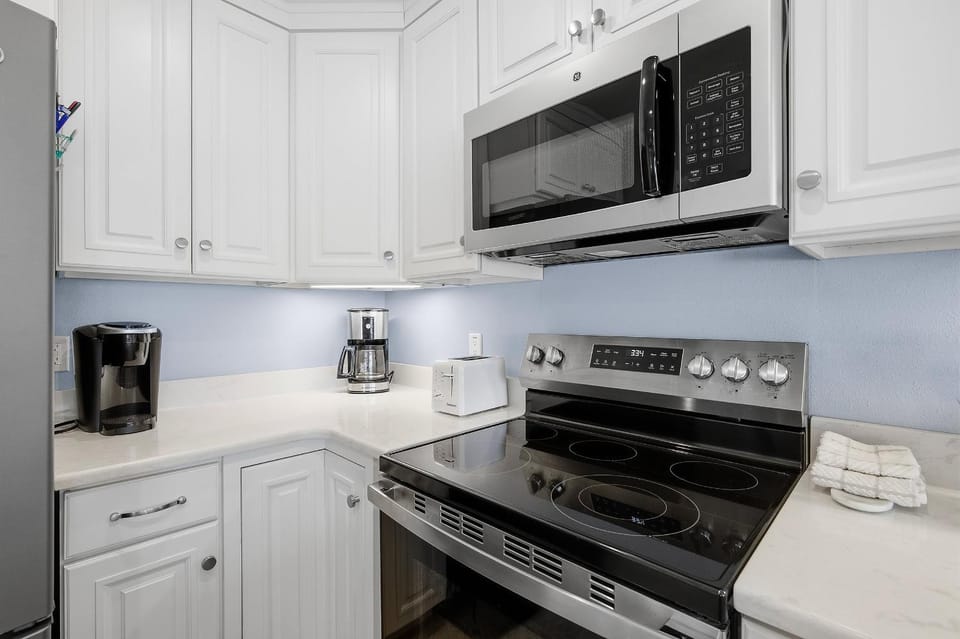 Kitchen or kitchenette, kitchen