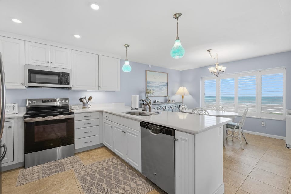 Kitchen or kitchenette, kitchen
