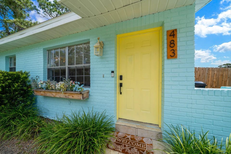 Crystal River Home - Near Scalloping - Pet-Friendly - Patio & Charcoal Grill House in Florida