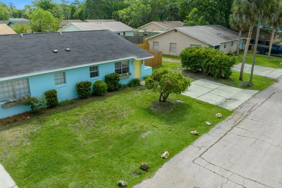 Property building, Neighbourhood, pet friendly